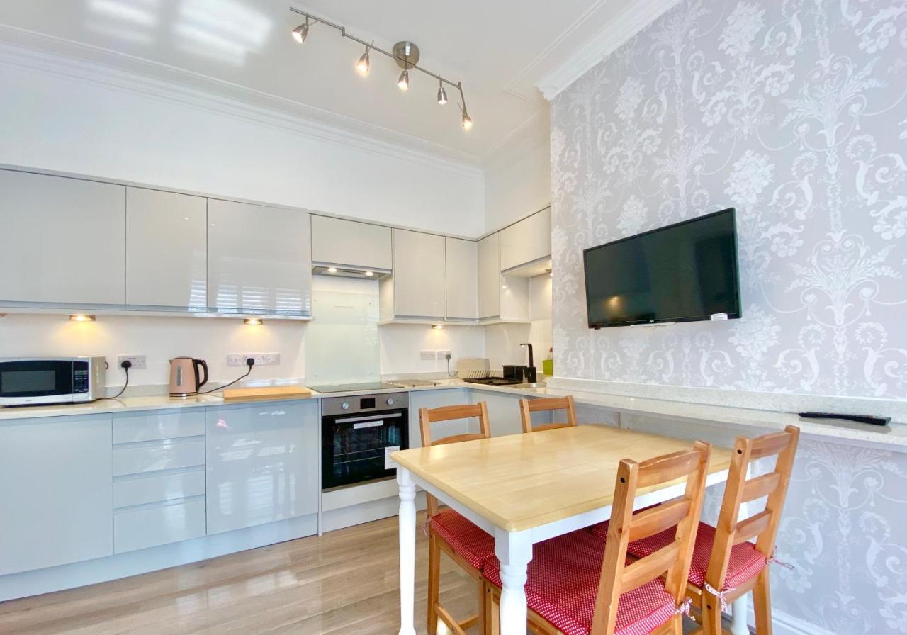 York City Center Apartments With Free Private Parking Exterior photo